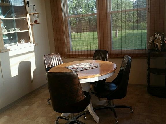 4th image of 20523 Eagle Ave