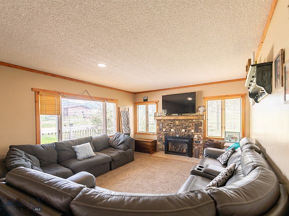 5th image of 1 Carkeek Ln