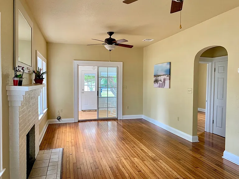 323 Matlo Ave — Photo 4