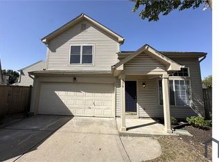 556 Mountain Pine Dr, Greenwood, IN 46143