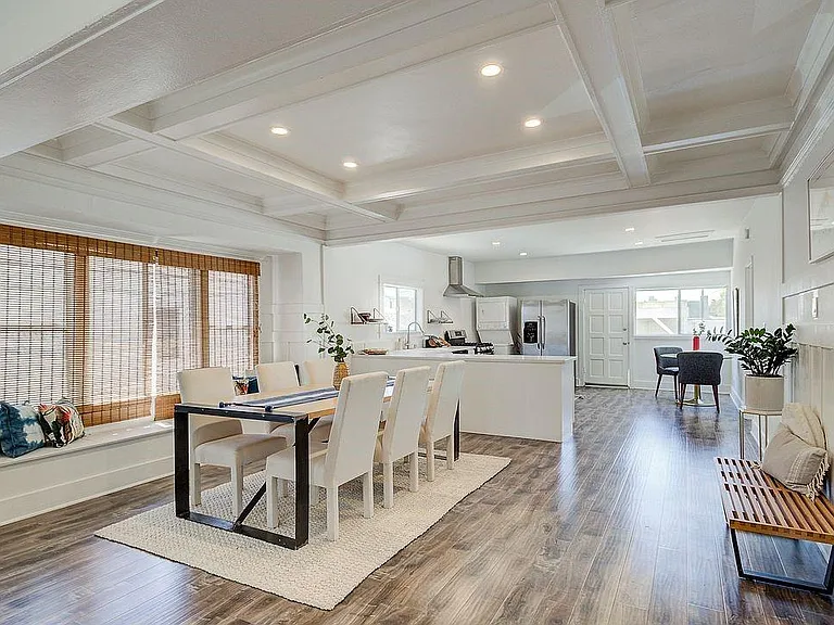 3871 S Hobart Blvd — Photo 10