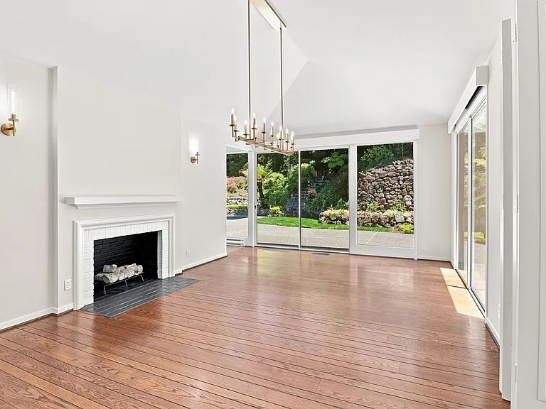 820 Eucalyptus Ave — Photo 40