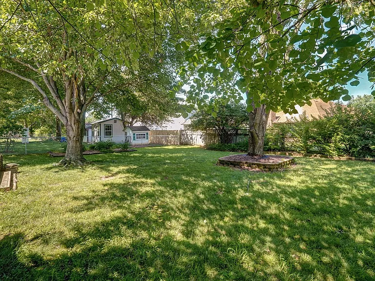 4035 S Parkcrest Ave — Photo 5