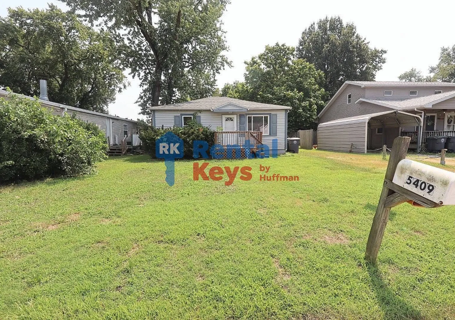 Three Bedroom House — Photo 3