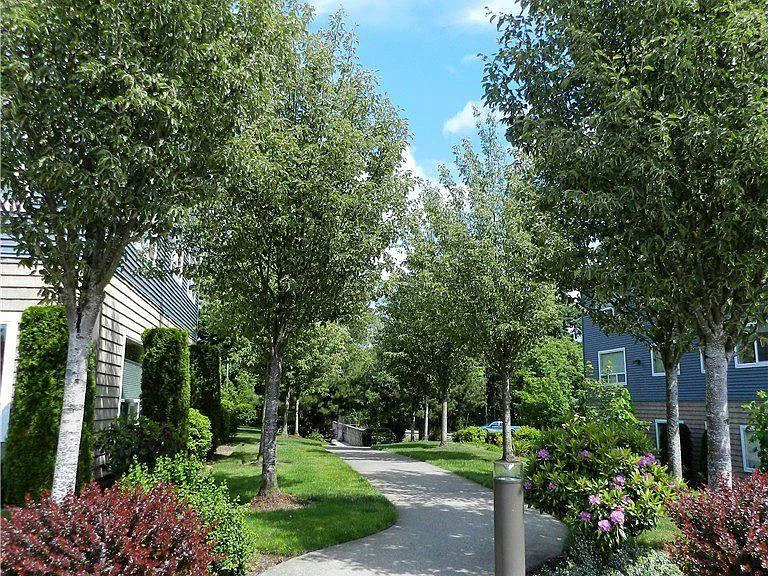 500 Darby Dr #302 — Photo 32