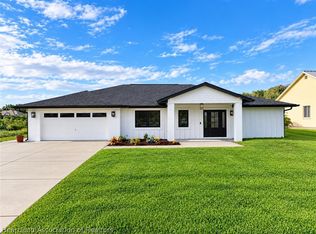 372 Parker St NE, Lake Placid, FL 33852