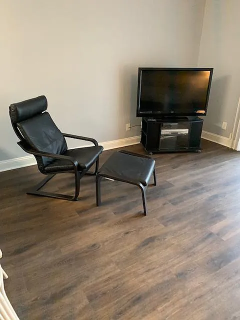 908 Resort Cir — Photo 3