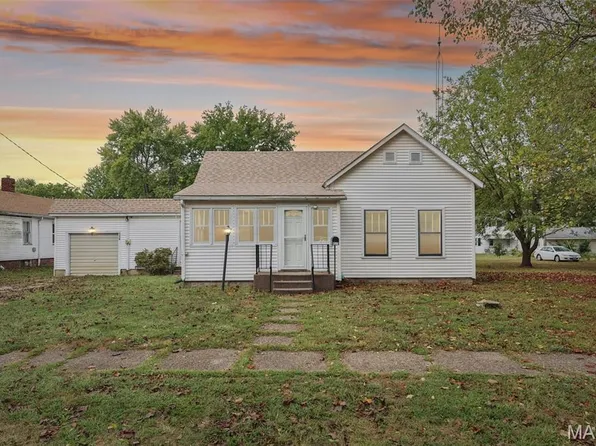 1521 N Jackson St, Litchfield, IL 62056