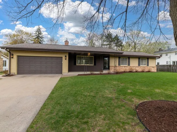 3009 W 100th St, Bloomington, MN 55431