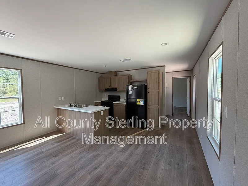 Building Photo - 129 SE Perfect Ct