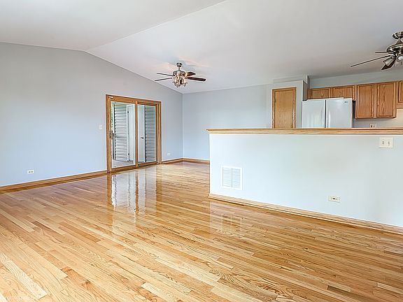 5th image of 10926 S Lorel Ave