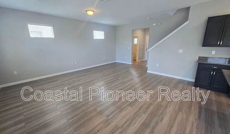 2203 E 23rd Ave — Photo 6