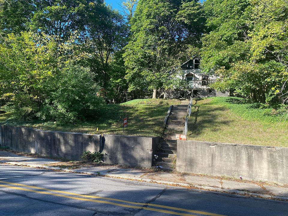 1st image of 801&811 Coit Ave NE #2