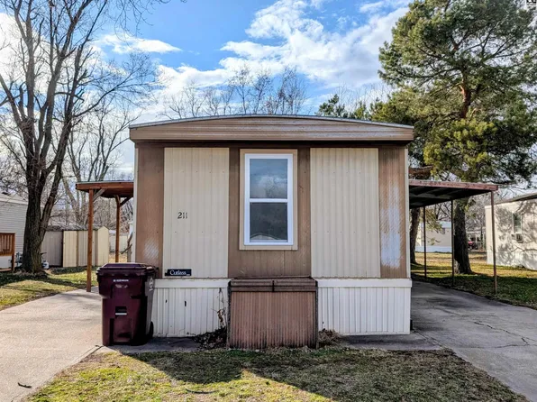 211 Hummingbird Dr, McPherson, KS 67460