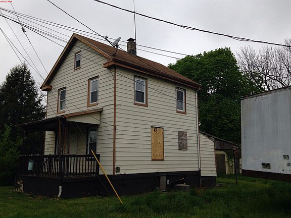 4th image of 631 Dewey Ave