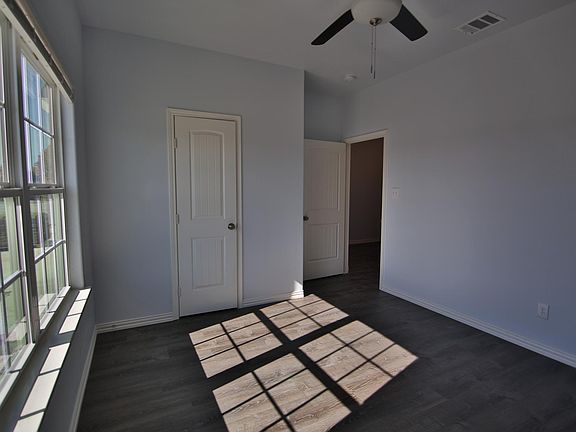 3rd image of 5324 Carver Dr