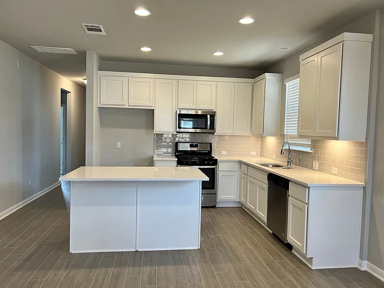 2724 Juniper Woods Rd — Photo 3