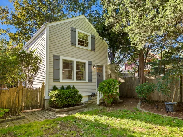 4 Shiloh Ct #4, Newport, RI 02840