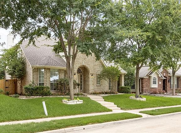 3rd image of 2160 Garden Crest Dr