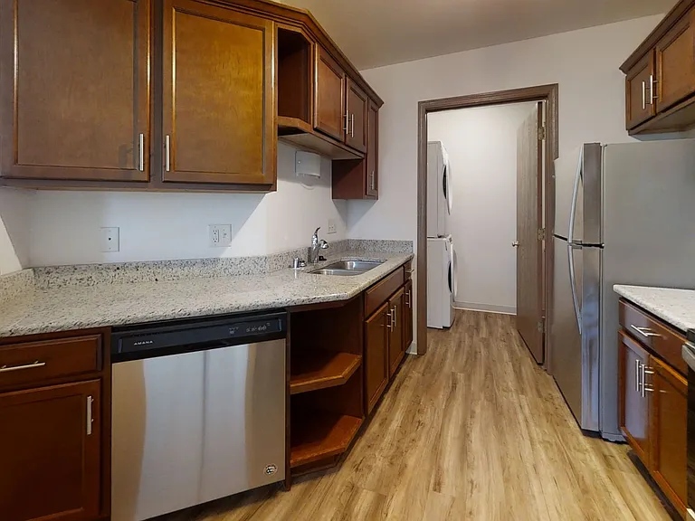 N86W14286 Fond Du Lac Ave #14286 — Photo 7
