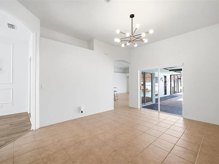 2210 Towering Oaks Cir — Photo 11