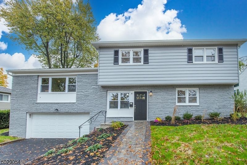 1st image of 8 Hoover Ave