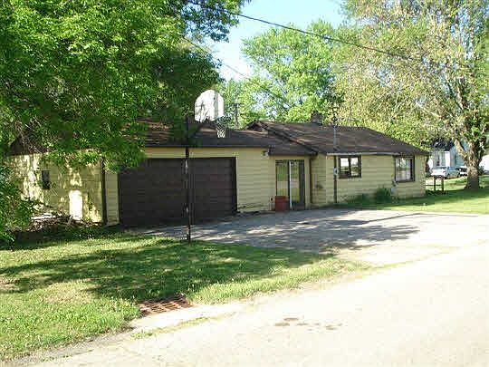 1st image of 701 Salmon St