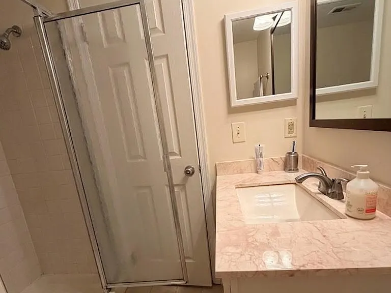 1015 Hopkins Ct — Photo 11