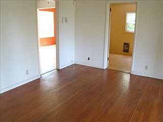3rd image of 1101 E Park Ave
