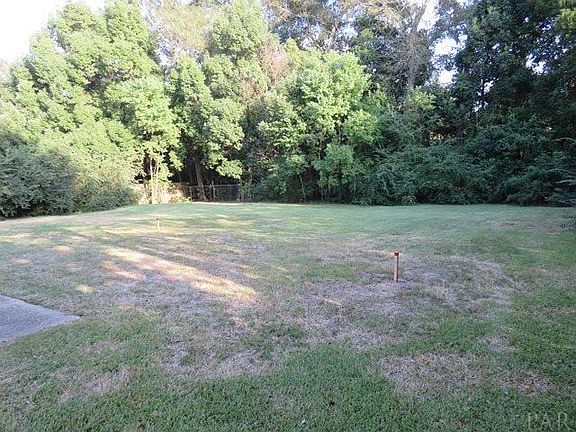 3rd image of 611 El Camino Dr