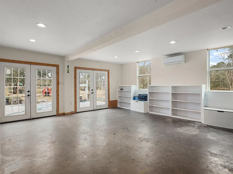 9009 Lazy Ln — Photo 21