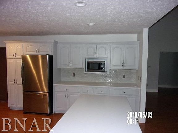 5th image of 815 N Cimmeron Dr