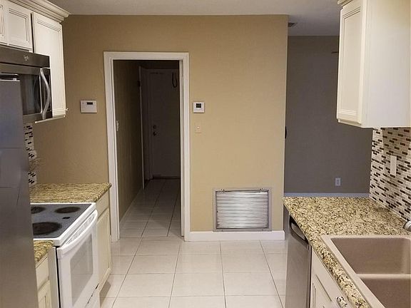 4th image of 9707 NW 67th Ct