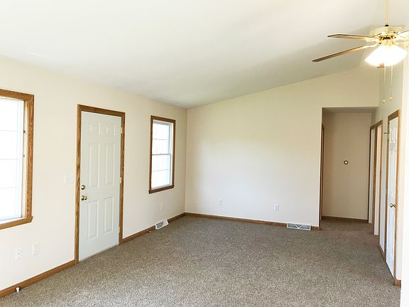 4th image of 125 Zwilling Rd W
