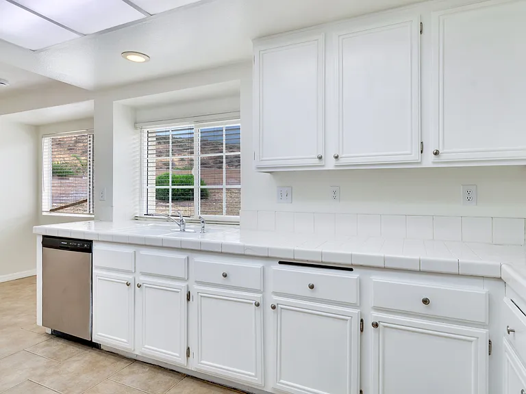 5585 Osborne Ct — Photo 10