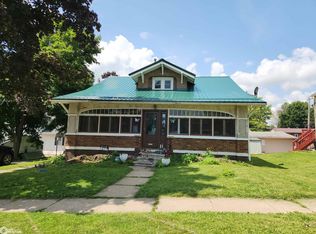 1403 McClellan St, Tama, IA 52339