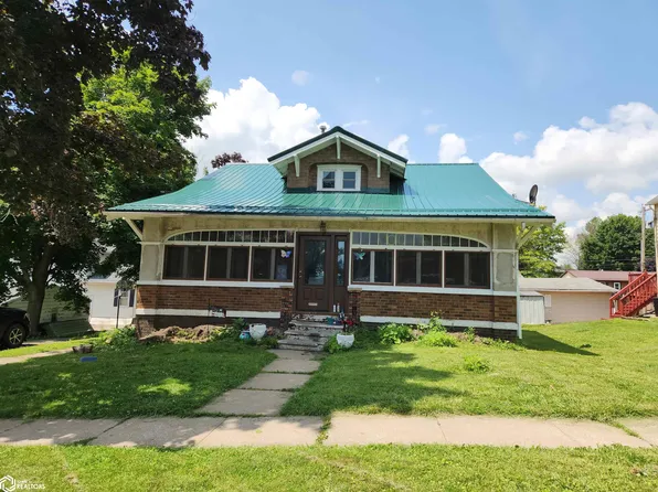 1403 McClellan St, Tama, IA 52339