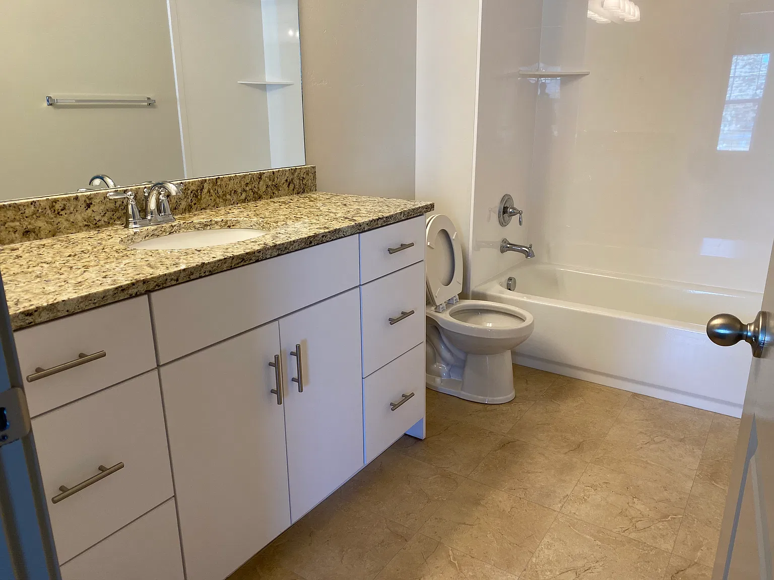 2 bed, 2.5 bath, 1400 sqft, $1,650 — Photo 4