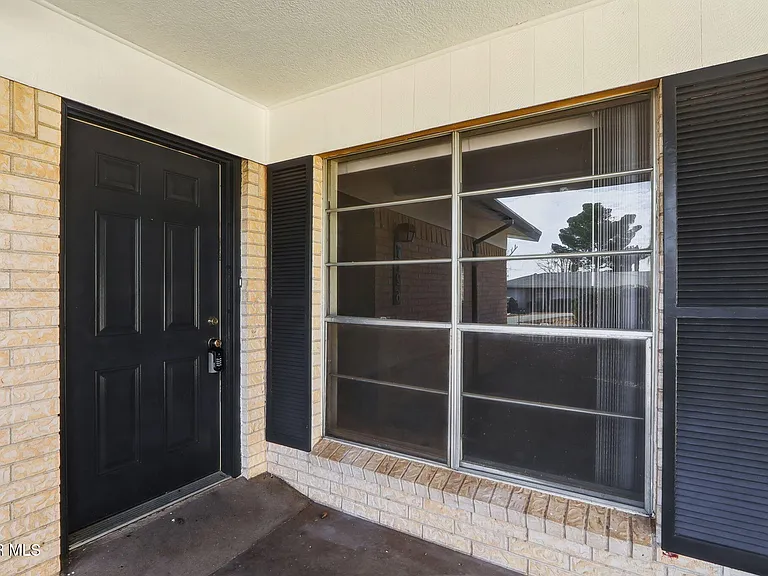 7129 Orizaba Ave — Photo 3