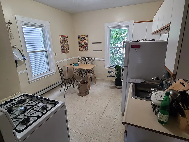 118 Elm St #3 — Photo 5
