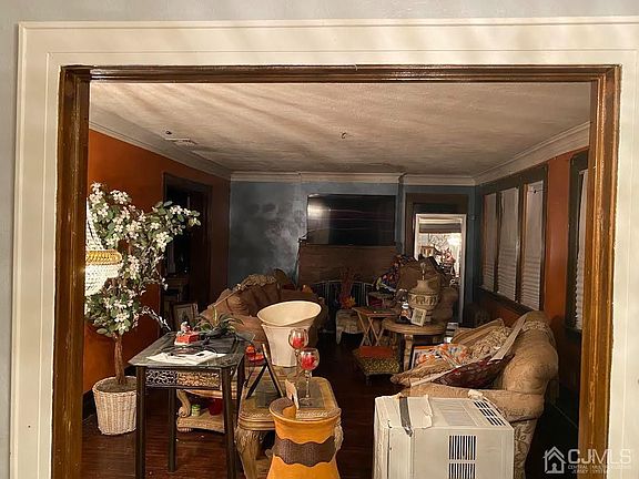 4th image of 73 Kenwood Pl