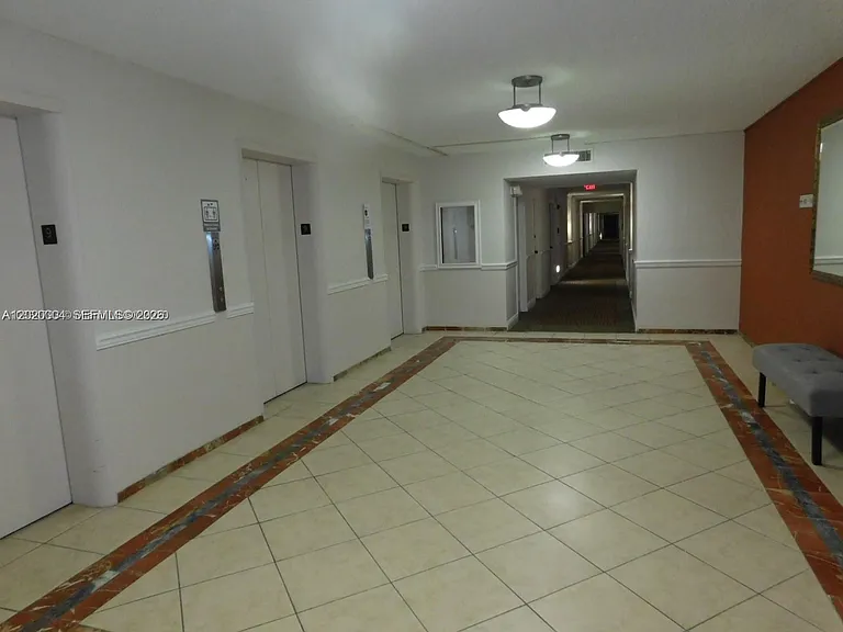 5401 Collins Ave #1213 — Photo 30