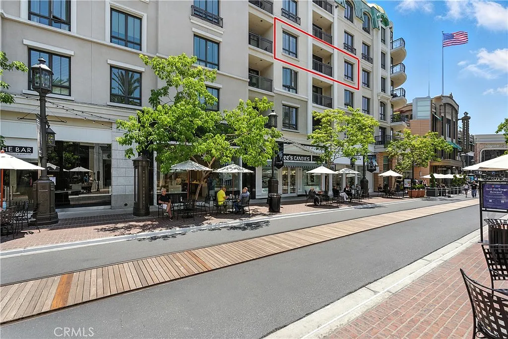 2 bed, 1307 sqft, $7,000 — Photo 2