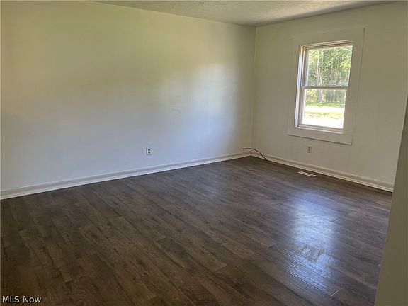 5th image of 2655 Pine Ridge Dr