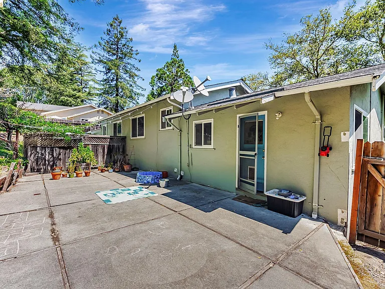 2050 Donald Dr — Photo 15
