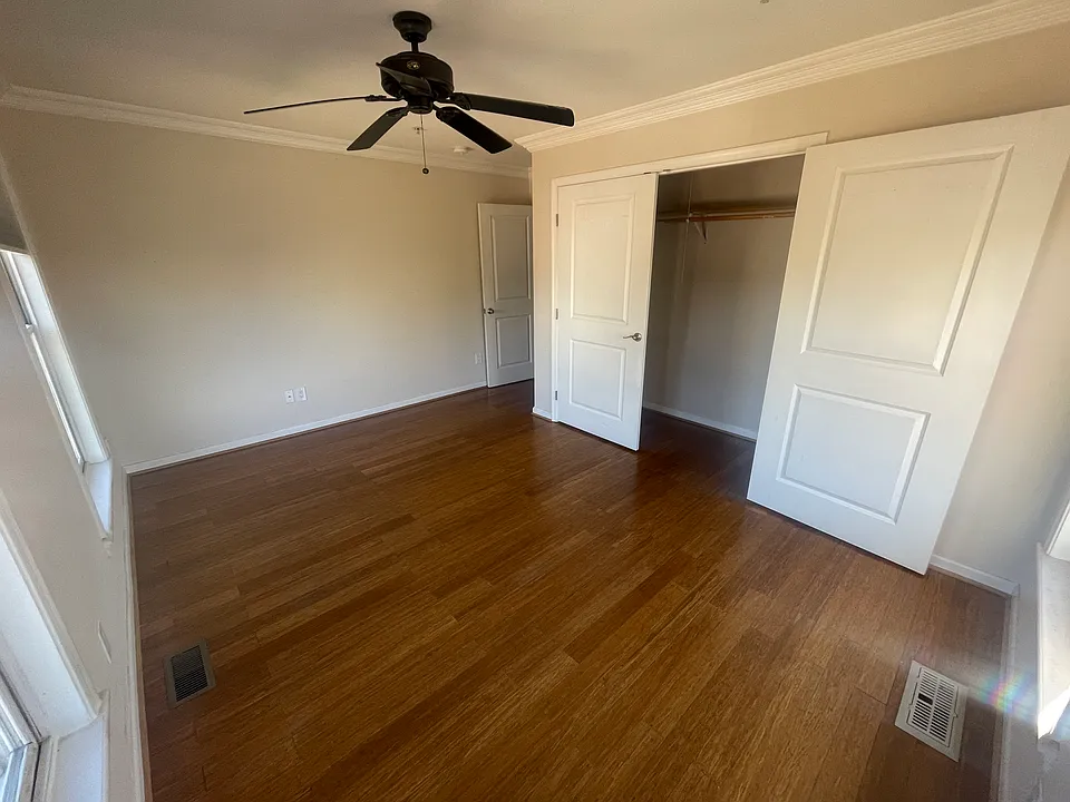 1114 K St SE