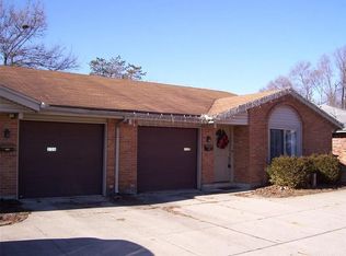 212 N Main St #B, Englewood, OH