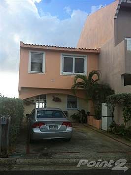 Three story townhome