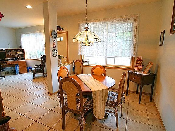 3rd image of 25502 Kanasket Dr