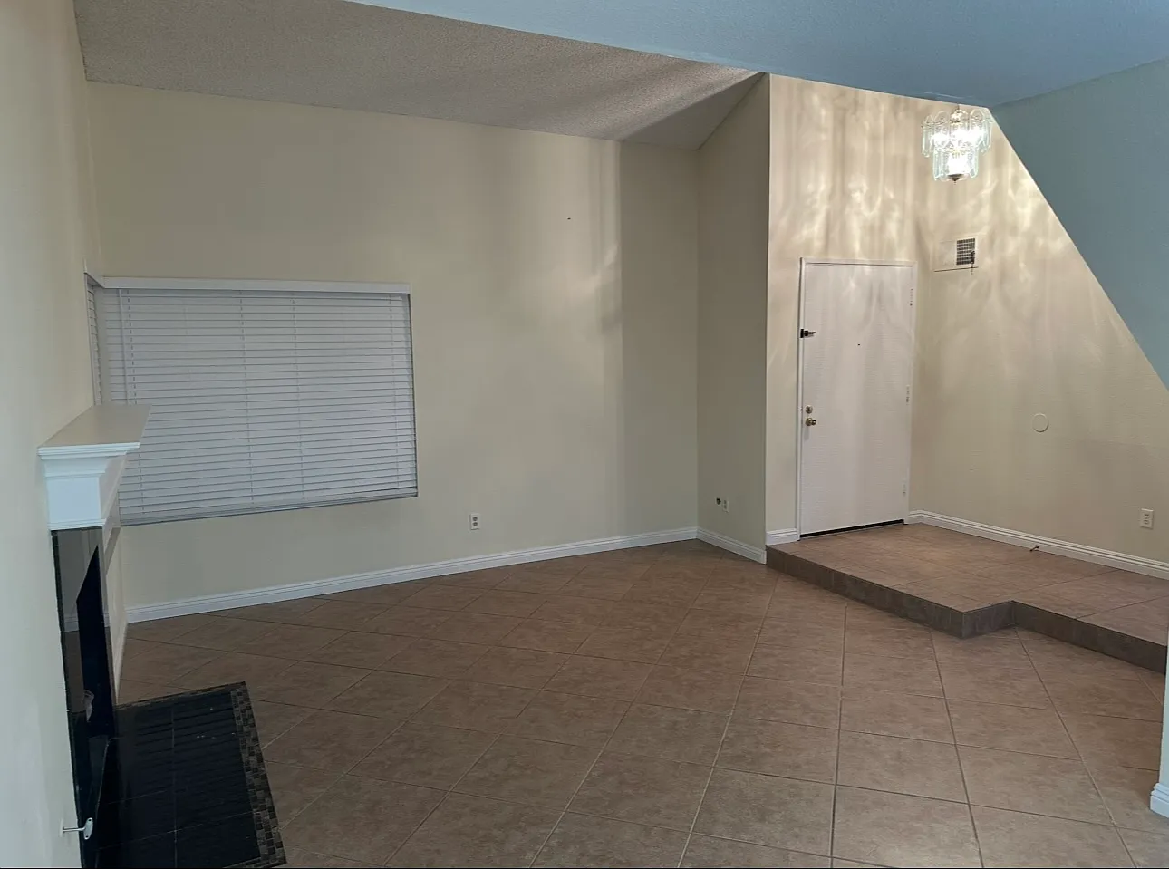4 bed, 2123 sqft, $4,500 — Photo 4